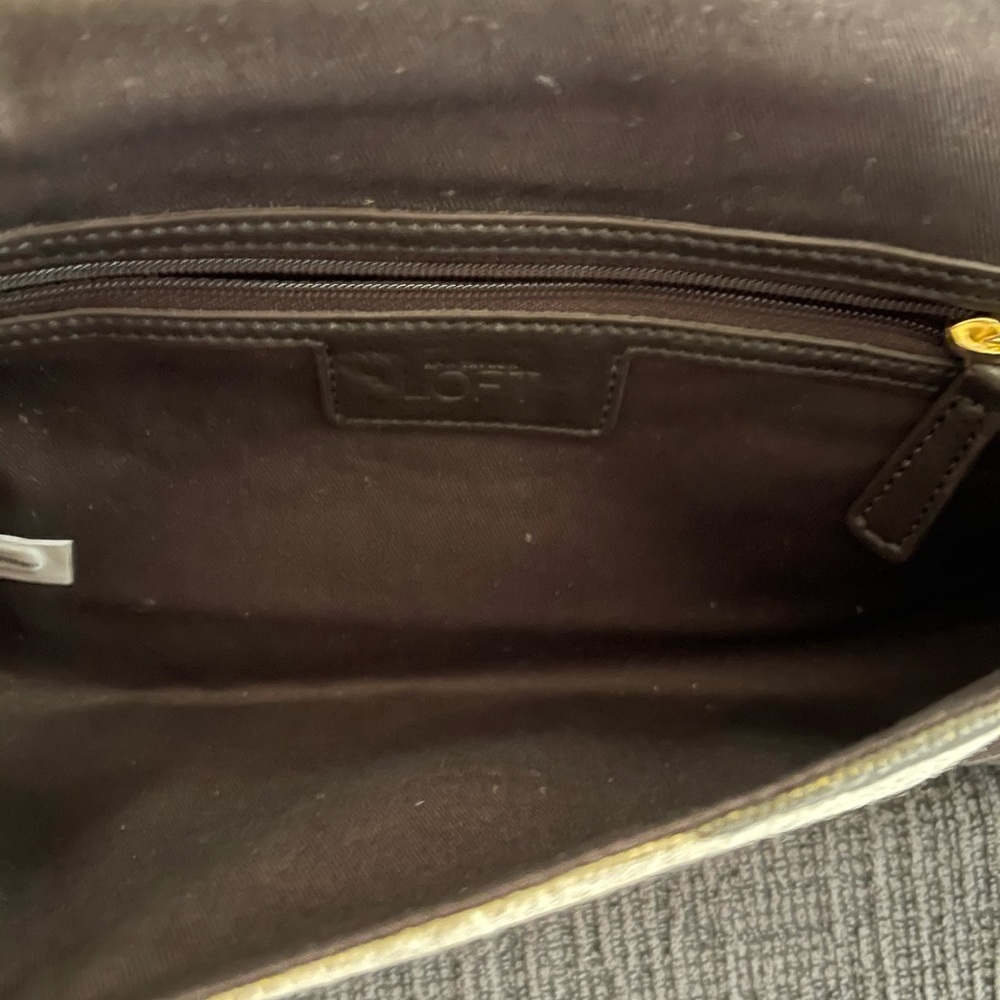 Loft hand bag with gold chain strap - Picture 4 of 5